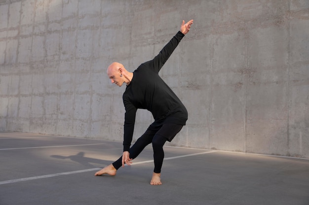 Free Photo dancer doing elegant performing art