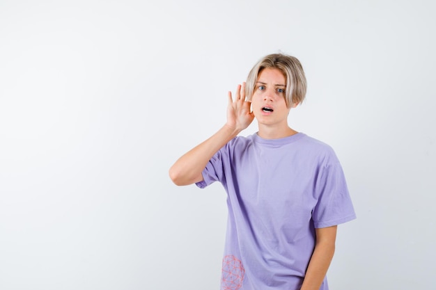 Free Photo expressive young boy posing in the studio