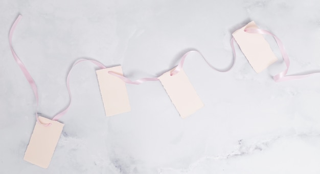 Free Photo flat lay gift concept