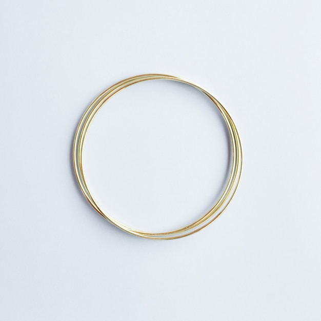 Free Photo golden circle with copyspace