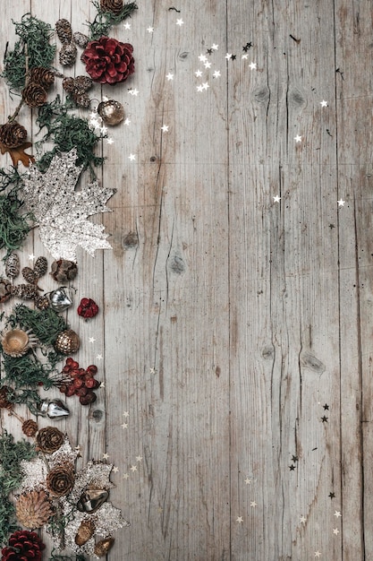 Photo high angle view of christmas tree on table