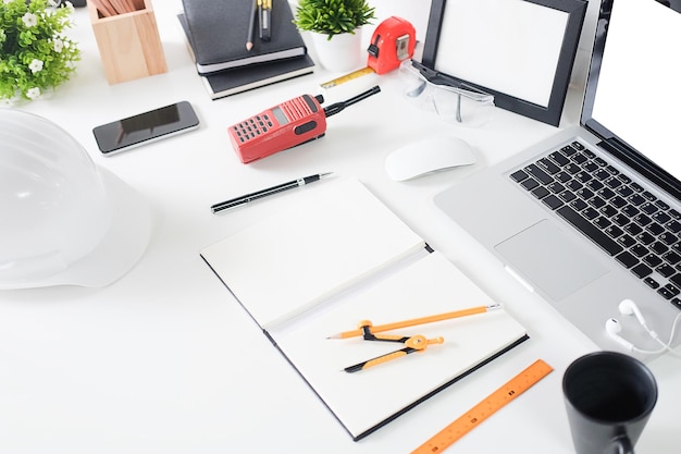 Photo high angle view of coffee cup and objects on table