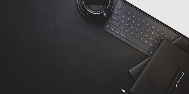 Photo high angle view of mobile phone on table