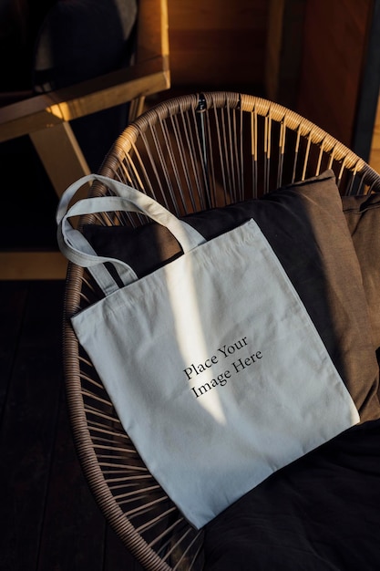 PSD a white shopper bag with custom design on it