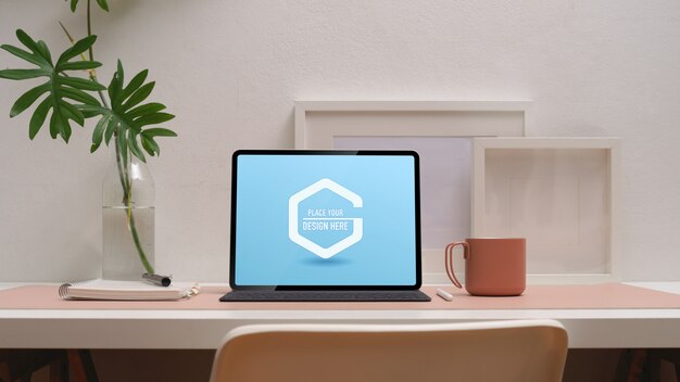 PSD workspace with mockup of digital tablet